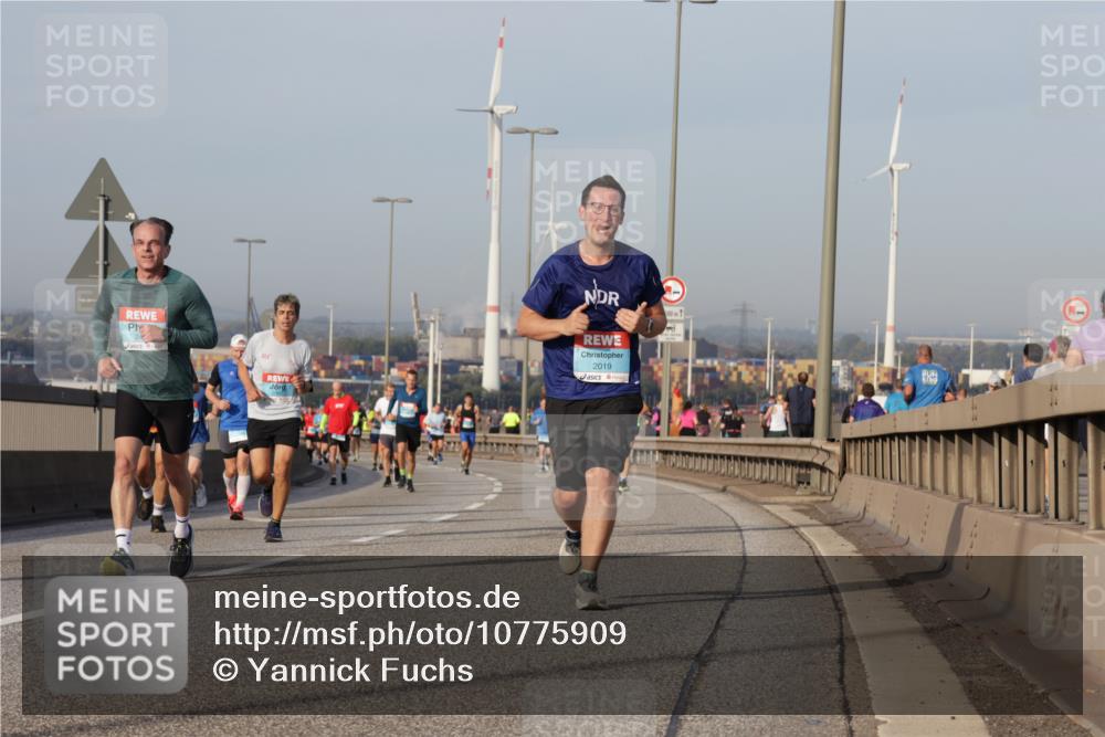 03.10.2026 - Köhlbrandbrückenlauf Yannick Fuchs http://msf.ph/oto/10775909 03.10.2026 09:41:41 Position 2 2019, 00, 361 meine-sportfotos.de