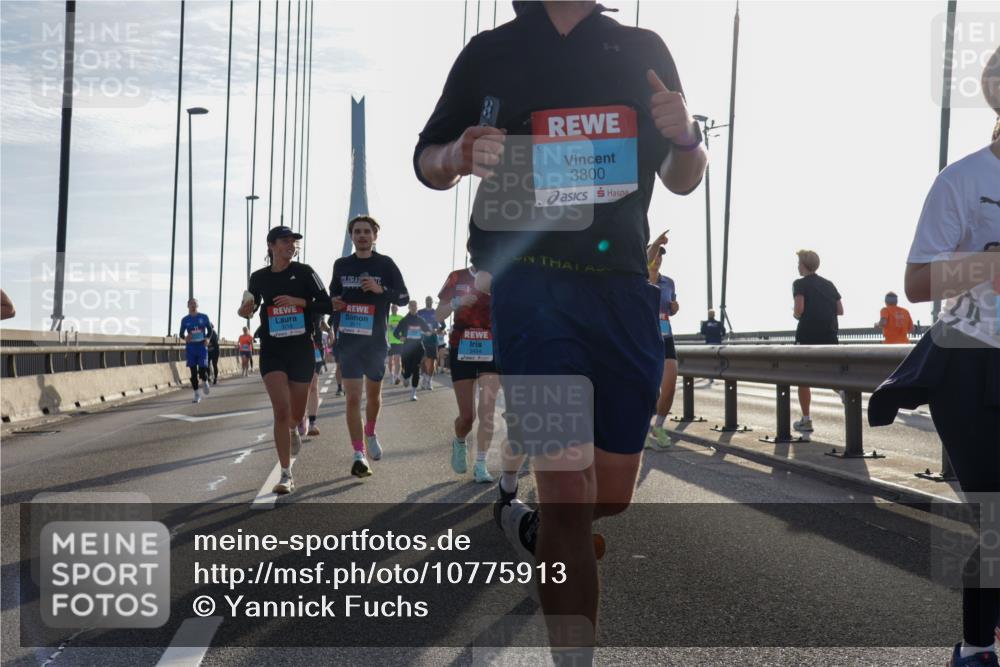 03.10.2026 - Köhlbrandbrückenlauf Yannick Fuchs http://msf.ph/oto/10775913 03.10.2026 09:35:38 Position 1 3800 meine-sportfotos.de
