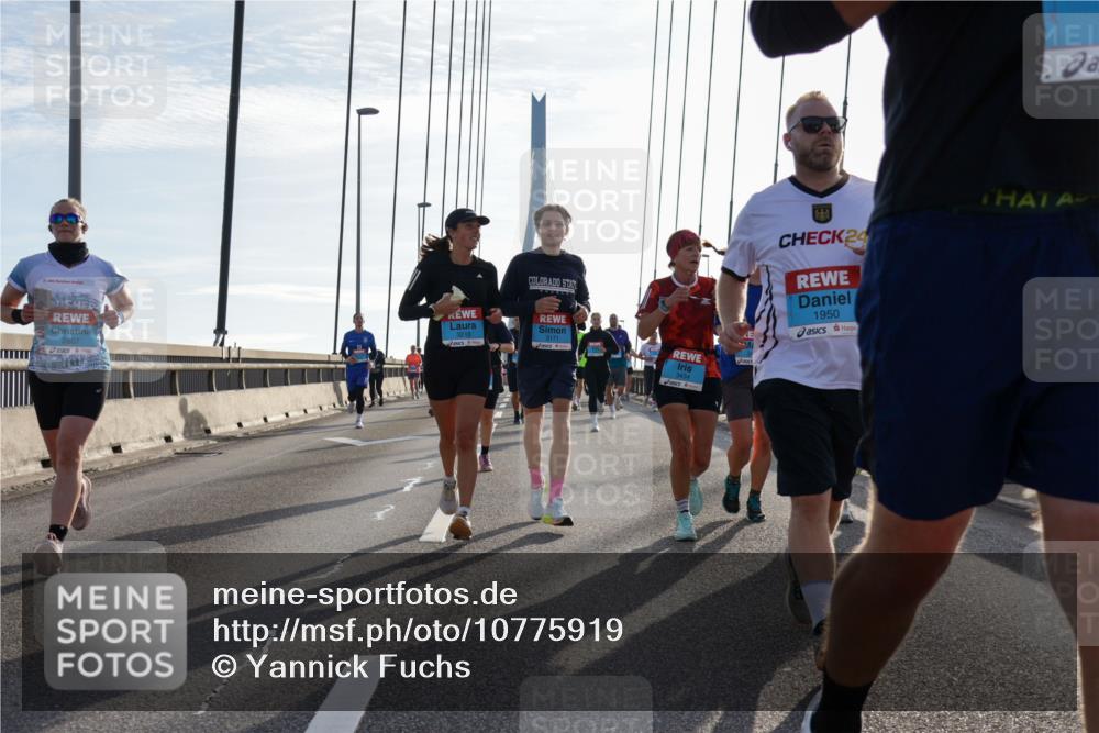 03.10.2026 - Köhlbrandbrückenlauf Yannick Fuchs http://msf.ph/oto/10775919 03.10.2026 09:35:39 Position 1 2807, 3171, 24, 1950 meine-sportfotos.de