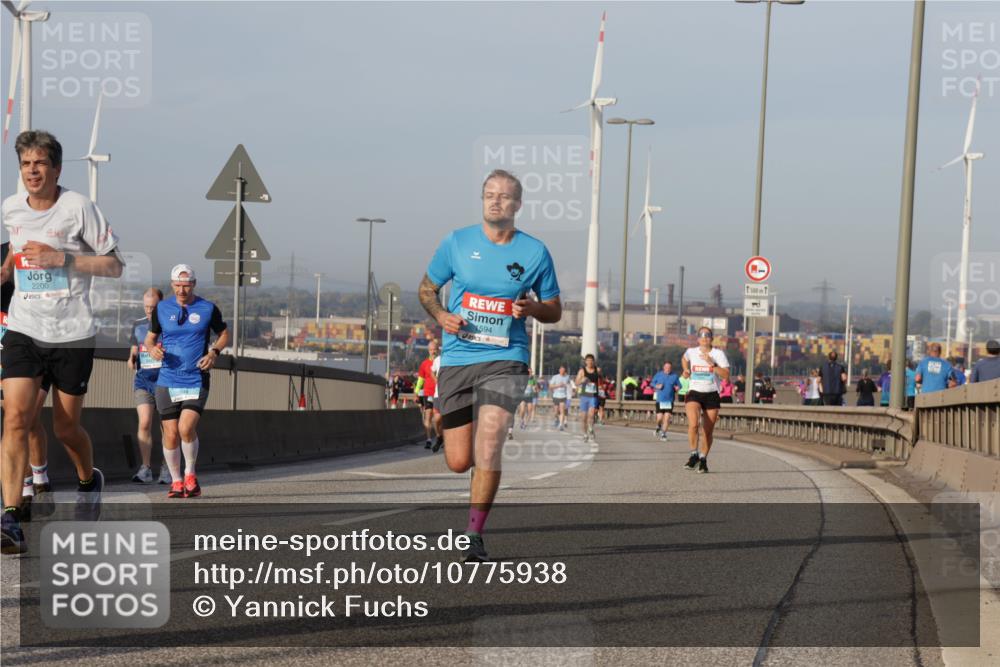 03.10.2026 - Köhlbrandbrückenlauf Yannick Fuchs http://msf.ph/oto/10775938 03.10.2026 09:41:45 Position 2 2200, 83, 1594, 500 meine-sportfotos.de
