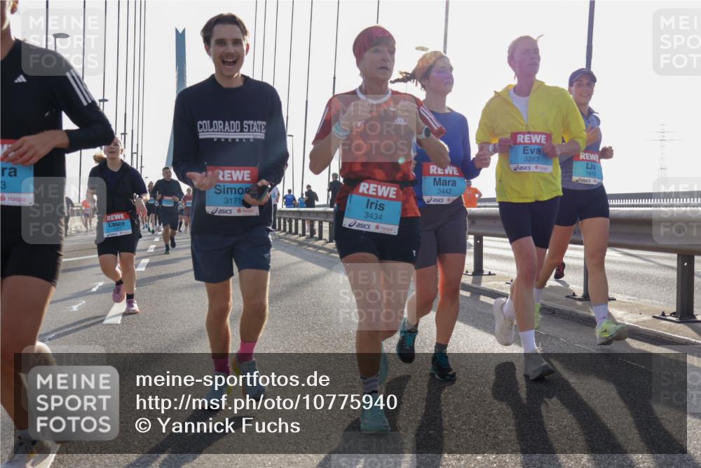 03.10.2026 - Köhlbrandbrückenlauf Yannick Fuchs http://msf.ph/oto/10775940 03.10.2026 09:35:40 Position 1 3, 3171, 3434, 3442, 3283, 1610 meine-sportfotos.de