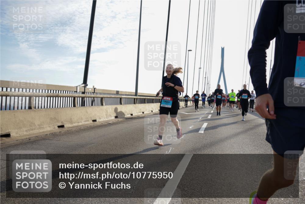 03.10.2026 - Köhlbrandbrückenlauf Yannick Fuchs http://msf.ph/oto/10775950 03.10.2026 09:35:41 Position 1 1977 meine-sportfotos.de