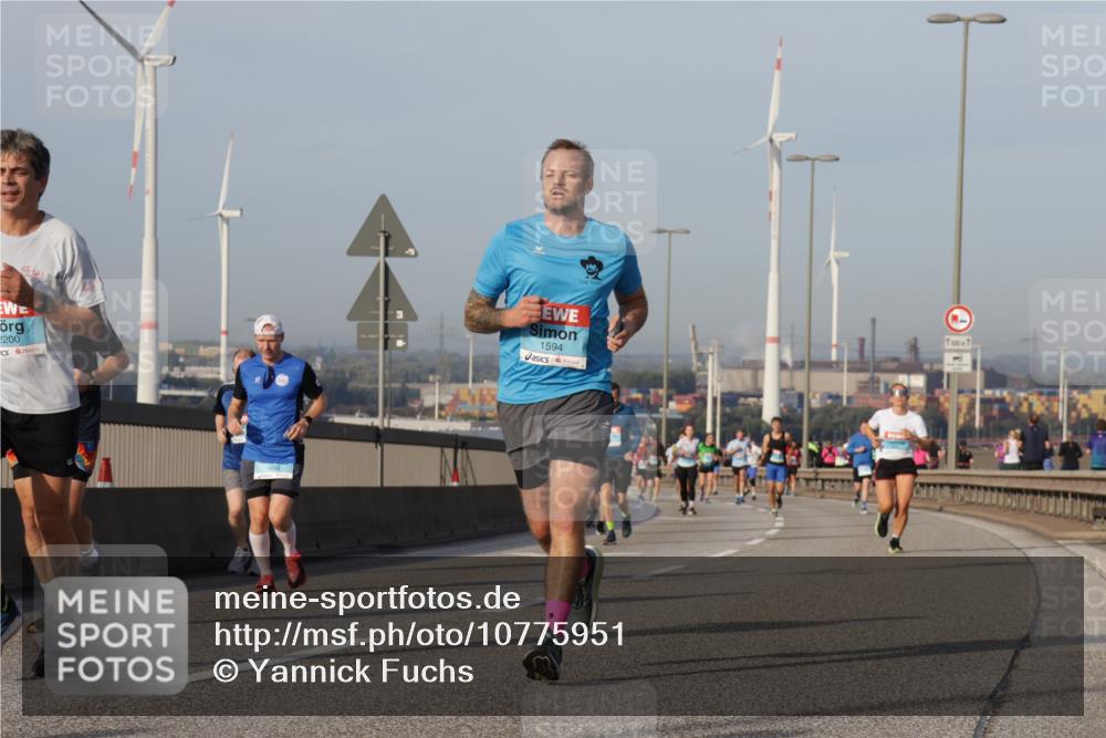 03.10.2026 - Köhlbrandbrückenlauf Yannick Fuchs http://msf.ph/oto/10775951 03.10.2026 09:41:45 Position 2 2200, 1834, 1594 meine-sportfotos.de