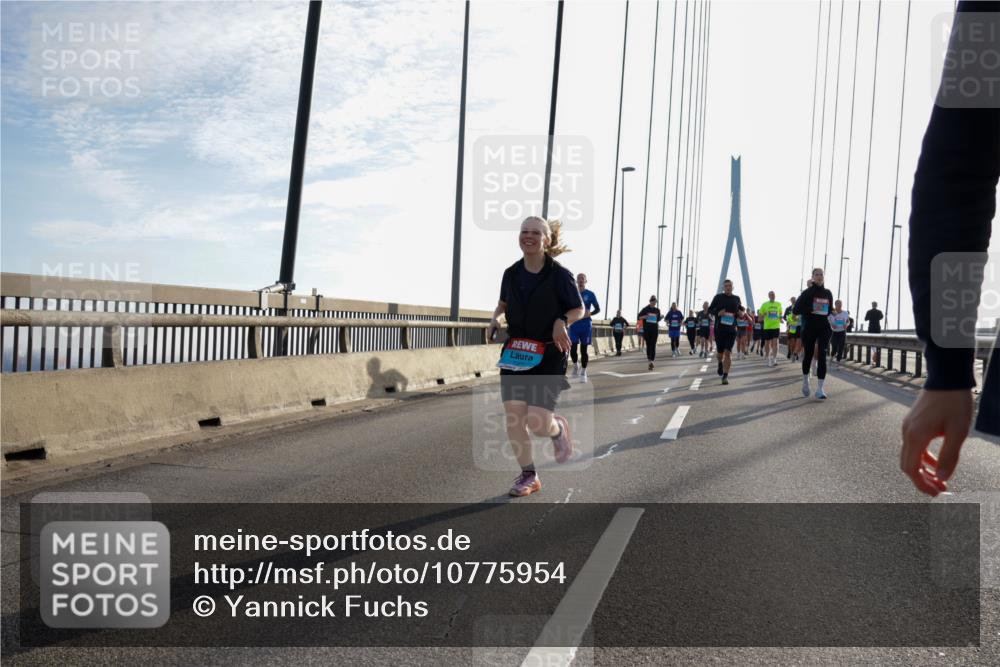03.10.2026 - Köhlbrandbrückenlauf Yannick Fuchs http://msf.ph/oto/10775954 03.10.2026 09:35:41 Position 1  meine-sportfotos.de