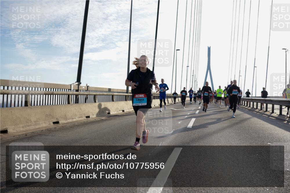 03.10.2026 - Köhlbrandbrückenlauf Yannick Fuchs http://msf.ph/oto/10775956 03.10.2026 09:35:41 Position 1 1977 meine-sportfotos.de