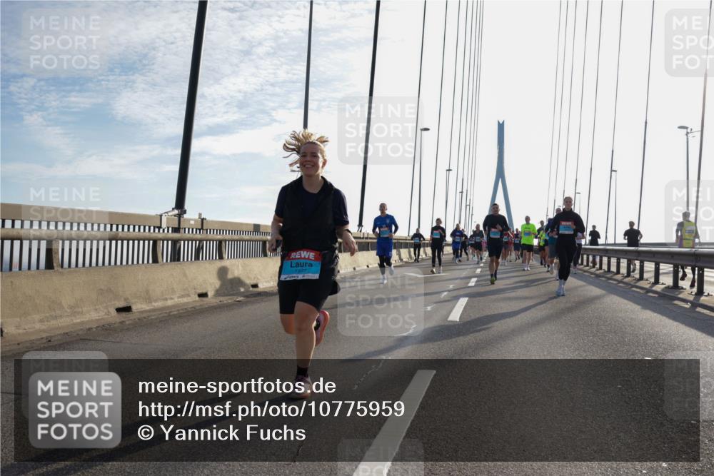 03.10.2026 - Köhlbrandbrückenlauf Yannick Fuchs http://msf.ph/oto/10775959 03.10.2026 09:35:42 Position 1 1977 meine-sportfotos.de