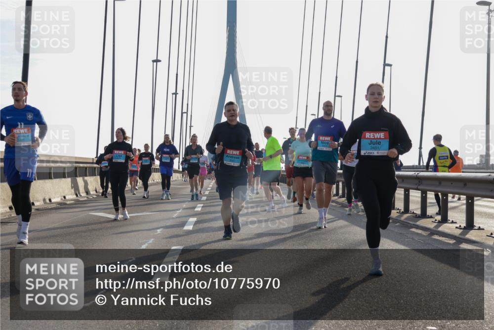 03.10.2026 - Köhlbrandbrückenlauf Yannick Fuchs http://msf.ph/oto/10775970 03.10.2026 09:35:42 Position 1 11, 3324, 3451 meine-sportfotos.de