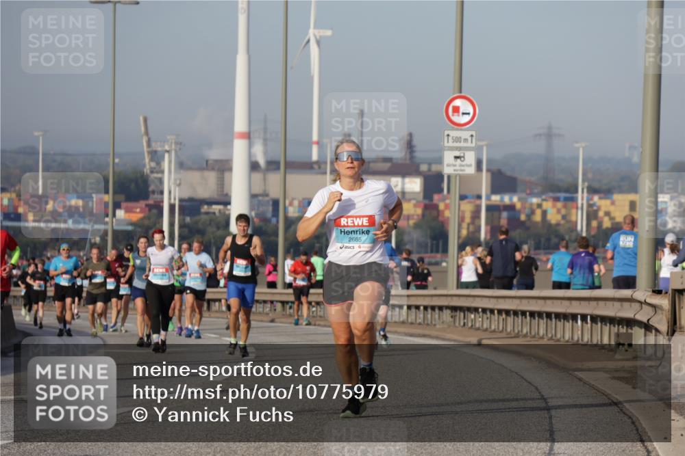 03.10.2026 - Köhlbrandbrückenlauf Yannick Fuchs http://msf.ph/oto/10775979 03.10.2026 09:41:48 Position 2 2665, 1500, 8200 meine-sportfotos.de