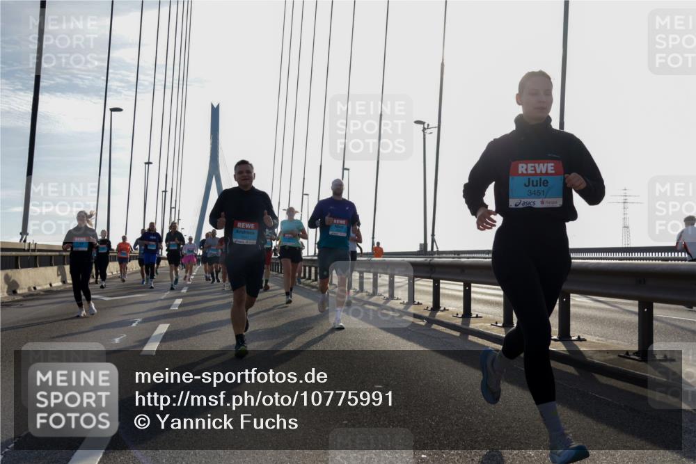 03.10.2026 - Köhlbrandbrückenlauf Yannick Fuchs http://msf.ph/oto/10775991 03.10.2026 09:35:44 Position 1 3451 meine-sportfotos.de