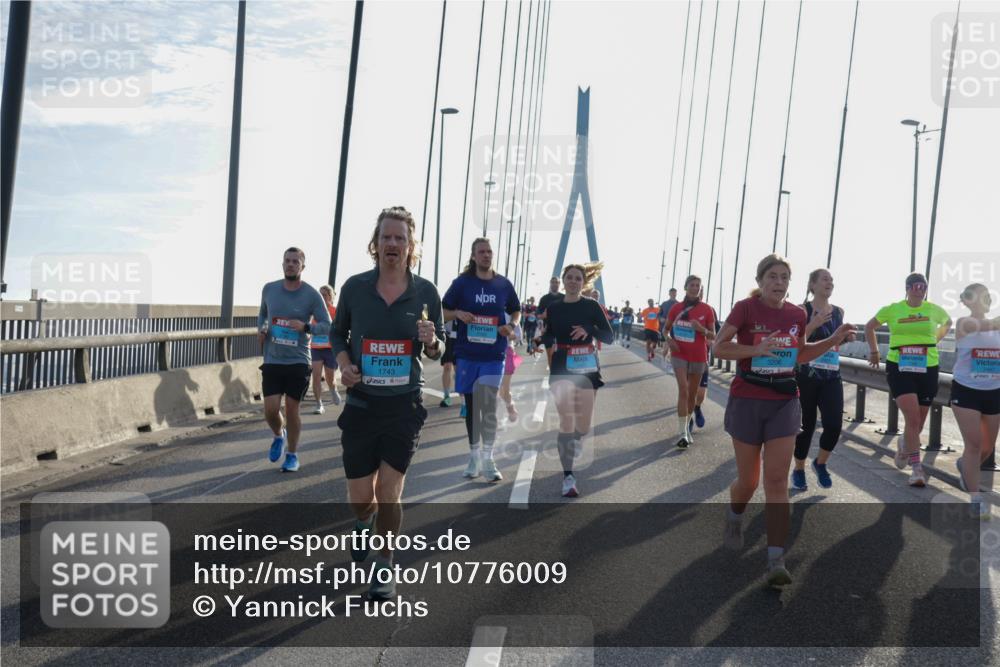 03.10.2026 - Köhlbrandbrückenlauf Yannick Fuchs http://msf.ph/oto/10776009 03.10.2026 09:35:49 Position 1 1743, 3206 meine-sportfotos.de