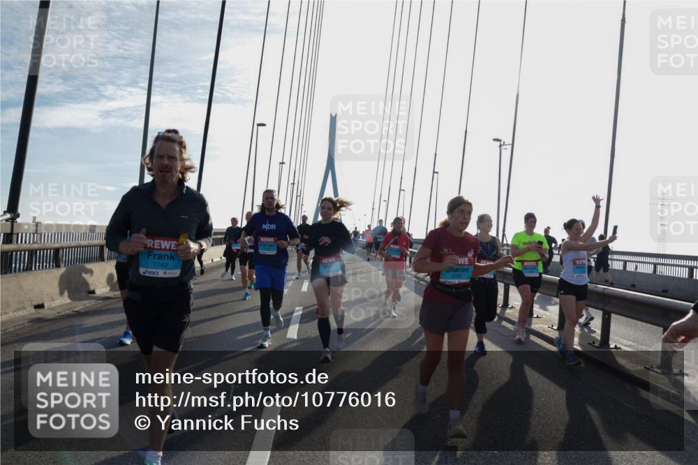 03.10.2026 - Köhlbrandbrückenlauf Yannick Fuchs http://msf.ph/oto/10776016 03.10.2026 09:35:50 Position 1 1743, 3206 meine-sportfotos.de