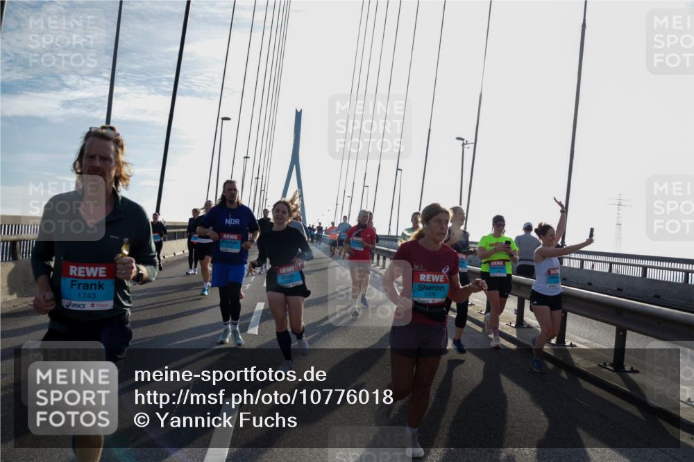 03.10.2026 - Köhlbrandbrückenlauf Yannick Fuchs http://msf.ph/oto/10776018 03.10.2026 09:35:50 Position 1 1743, 3206 meine-sportfotos.de