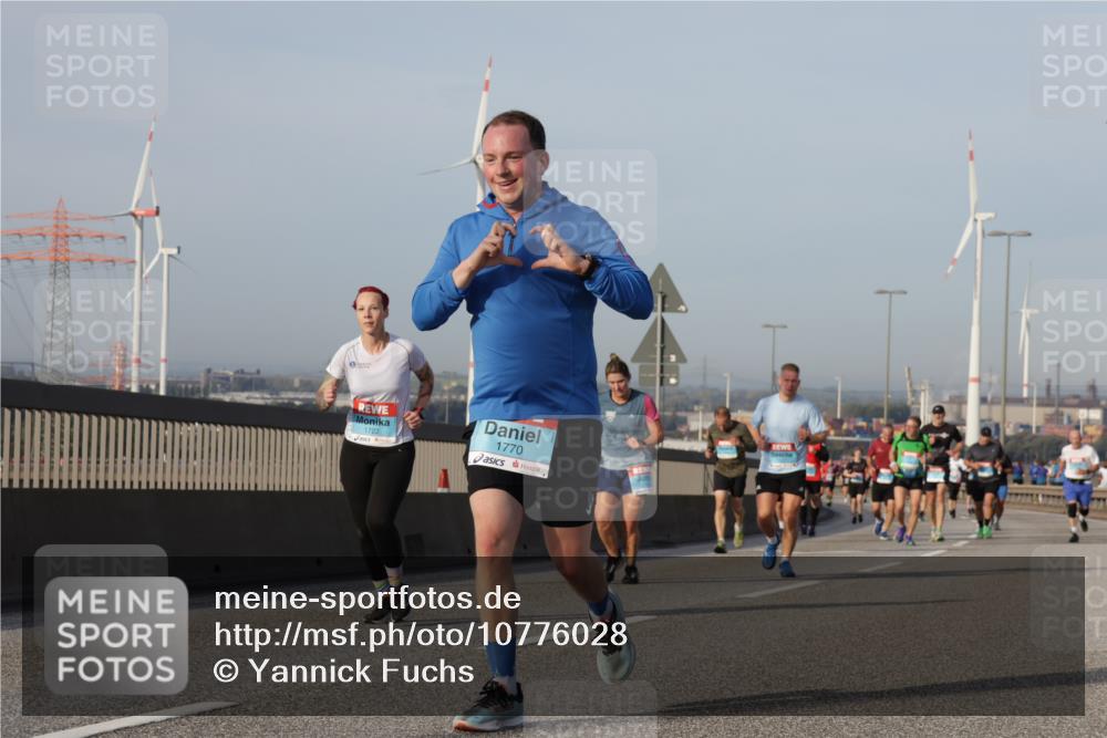 03.10.2026 - Köhlbrandbrückenlauf Yannick Fuchs http://msf.ph/oto/10776028 03.10.2026 09:42:03 Position 2 1722, 1770 meine-sportfotos.de
