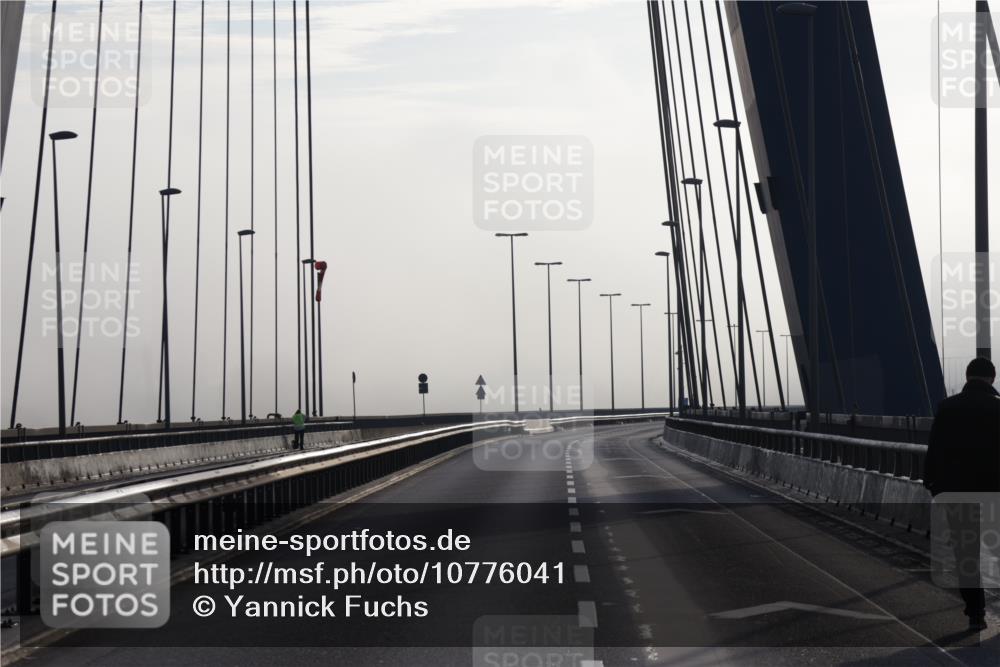 03.10.2026 - Köhlbrandbrückenlauf Yannick Fuchs http://msf.ph/oto/10776041 03.10.2026 09:00:24 Position 1  meine-sportfotos.de