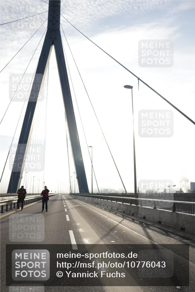 03.10.2026 - Köhlbrandbrückenlauf Yannick Fuchs http://msf.ph/oto/10776043 03.10.2026 09:01:15 Position 1  meine-sportfotos.de