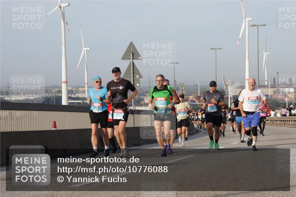 03.10.2026 - Köhlbrandbrückenlauf Yannick Fuchs http://msf.ph/oto/10776088 03.10.2026 09:42:09 Position 2 2343, 3900 meine-sportfotos.de