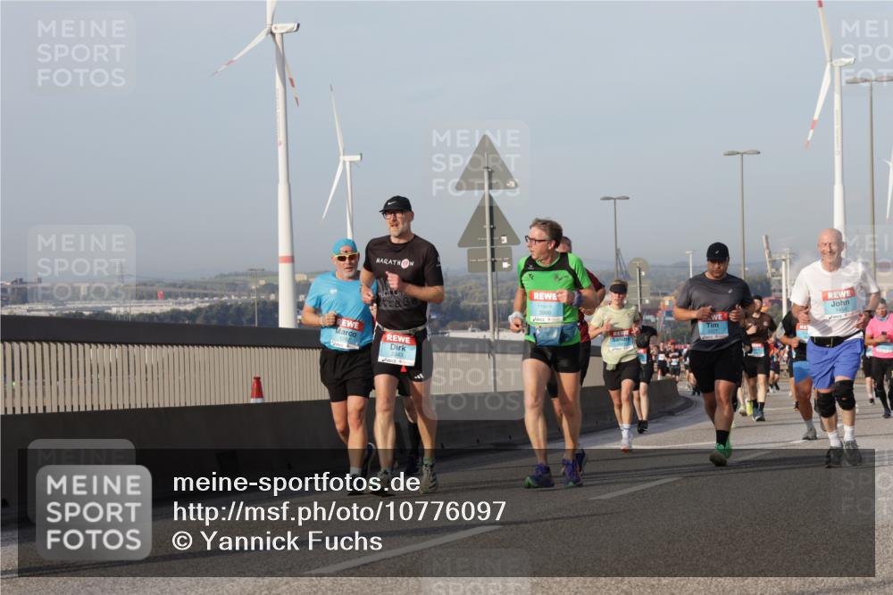 03.10.2026 - Köhlbrandbrückenlauf Yannick Fuchs http://msf.ph/oto/10776097 03.10.2026 09:42:09 Position 2 2343, 3900 meine-sportfotos.de