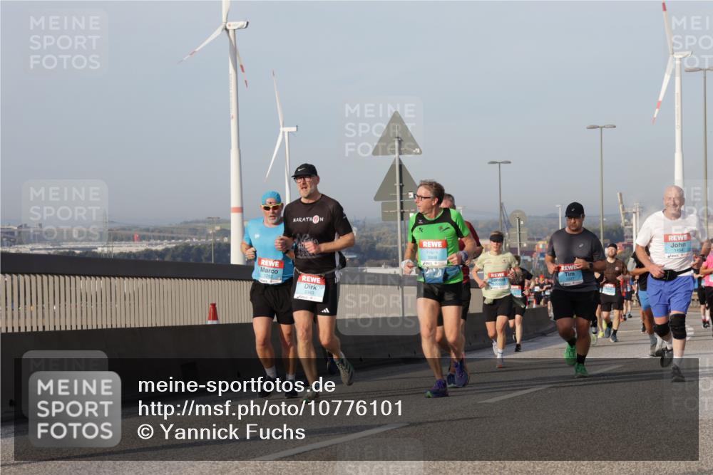 03.10.2026 - Köhlbrandbrückenlauf Yannick Fuchs http://msf.ph/oto/10776101 03.10.2026 09:42:09 Position 2 1262, 3900, 1454 meine-sportfotos.de