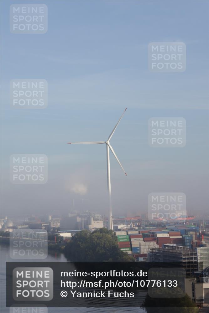 03.10.2026 - Köhlbrandbrückenlauf Yannick Fuchs http://msf.ph/oto/10776133 03.10.2026 09:07:55 Position 1  meine-sportfotos.de