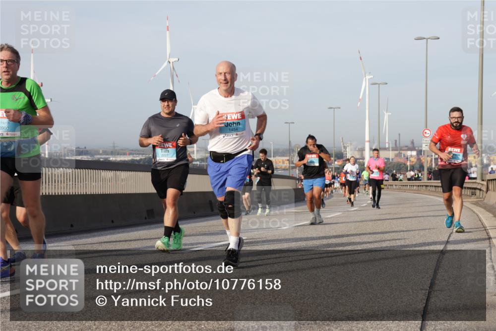 03.10.2026 - Köhlbrandbrückenlauf Yannick Fuchs http://msf.ph/oto/10776158 03.10.2026 09:42:13 Position 2 3900, 1454, 2227, 1 meine-sportfotos.de