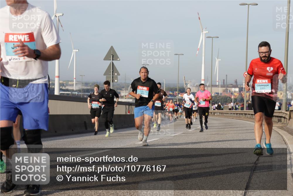 03.10.2026 - Köhlbrandbrückenlauf Yannick Fuchs http://msf.ph/oto/10776167 03.10.2026 09:42:14 Position 2 3833, 1325 meine-sportfotos.de