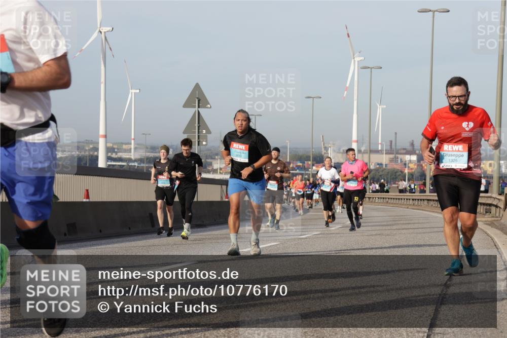 03.10.2026 - Köhlbrandbrückenlauf Yannick Fuchs http://msf.ph/oto/10776170 03.10.2026 09:42:15 Position 2 3833, 1325 meine-sportfotos.de