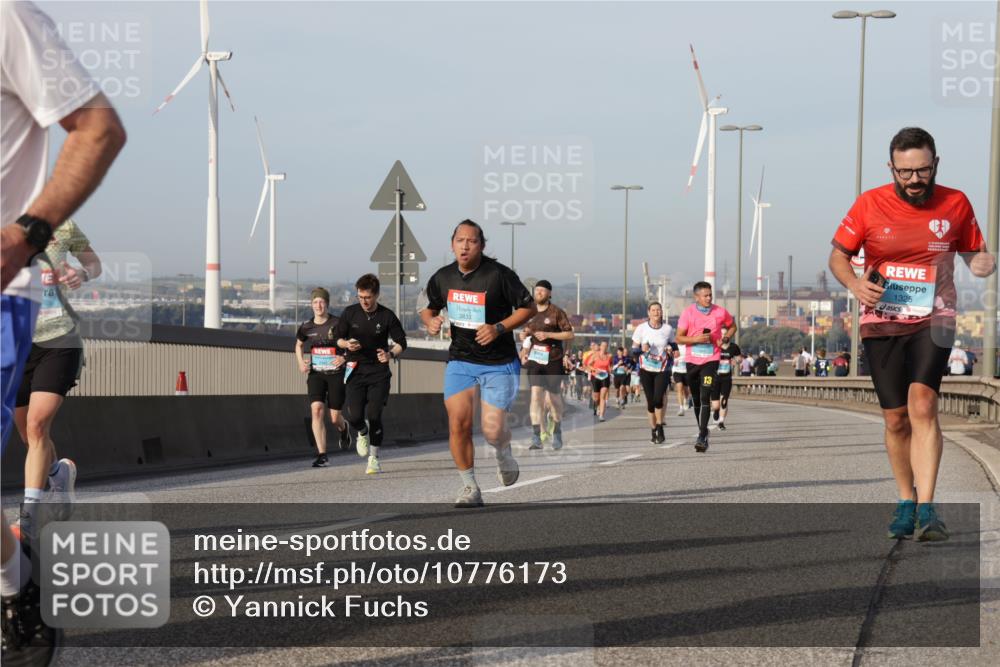 03.10.2026 - Köhlbrandbrückenlauf Yannick Fuchs http://msf.ph/oto/10776173 03.10.2026 09:42:15 Position 2 3833, 13, 1325 meine-sportfotos.de