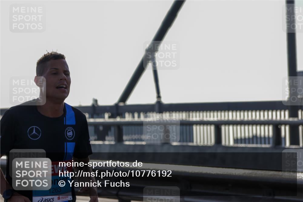 03.10.2026 - Köhlbrandbrückenlauf Yannick Fuchs http://msf.ph/oto/10776192 03.10.2026 09:16:31 Position 1 1263 meine-sportfotos.de