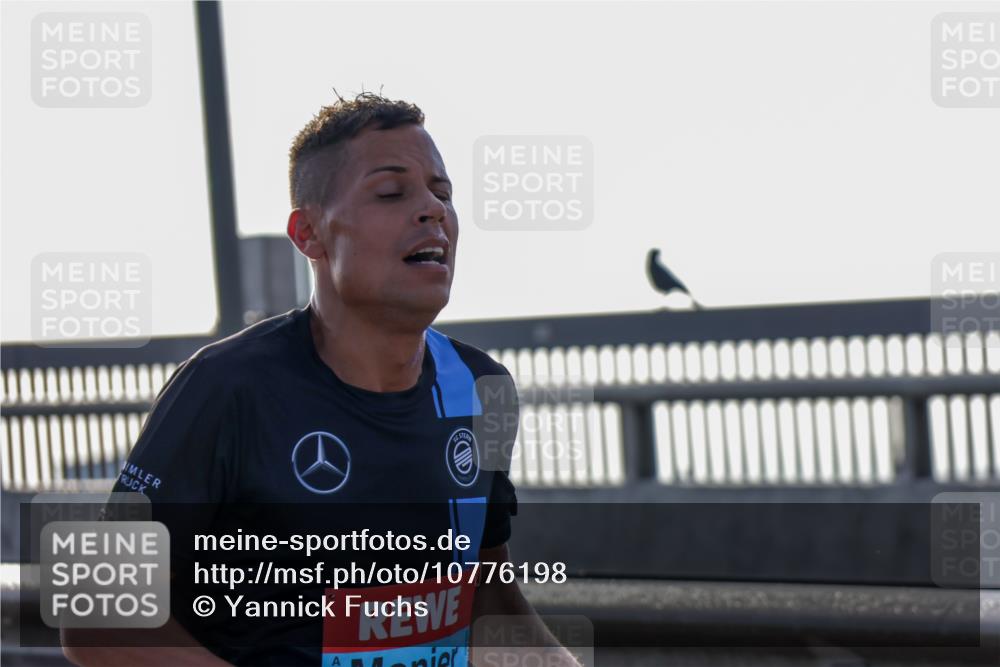 03.10.2026 - Köhlbrandbrückenlauf Yannick Fuchs http://msf.ph/oto/10776198 03.10.2026 09:16:32 Position 1 7 meine-sportfotos.de