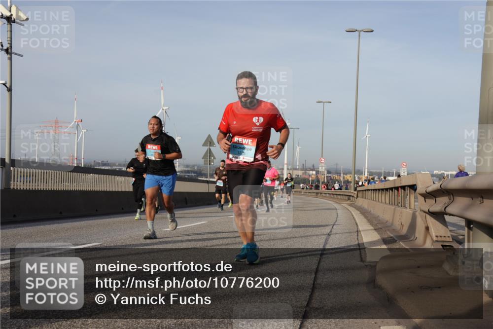 03.10.2026 - Köhlbrandbrückenlauf Yannick Fuchs http://msf.ph/oto/10776200 03.10.2026 09:42:17 Position 2 1325 meine-sportfotos.de