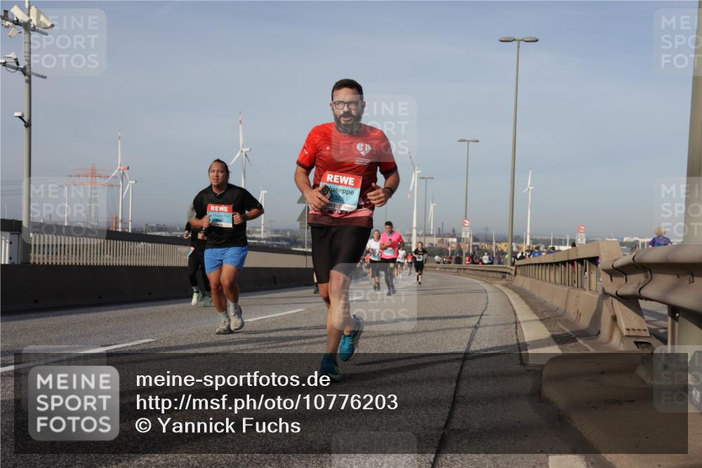 03.10.2026 - Köhlbrandbrückenlauf Yannick Fuchs http://msf.ph/oto/10776203 03.10.2026 09:42:17 Position 2 1325 meine-sportfotos.de