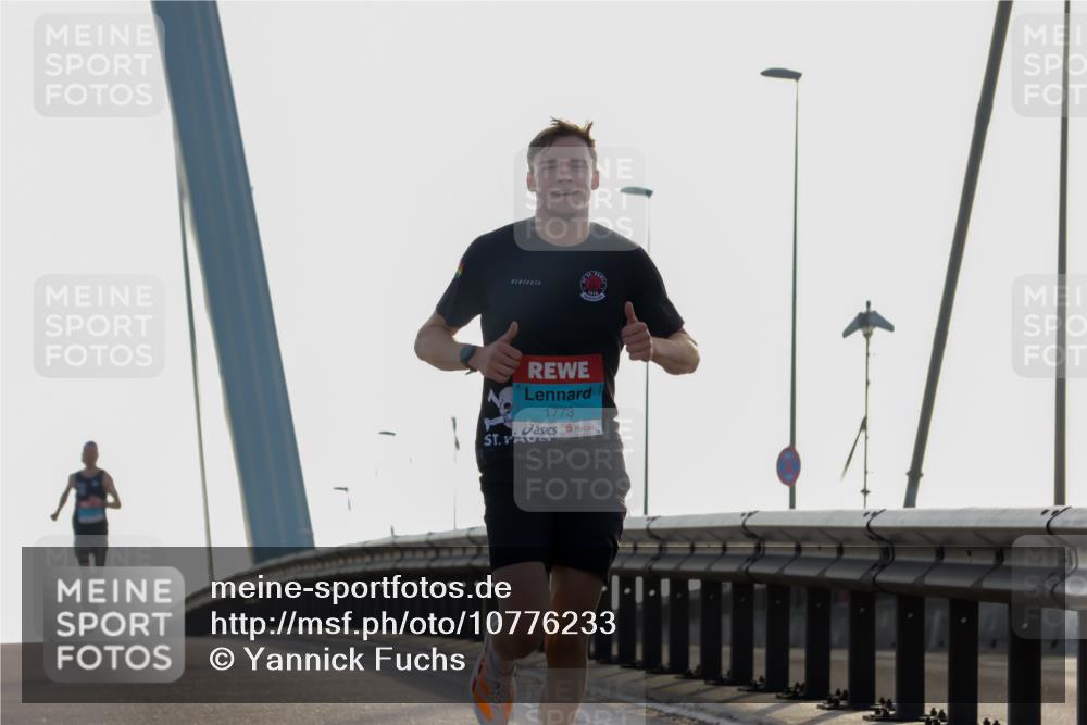 03.10.2026 - Köhlbrandbrückenlauf Yannick Fuchs http://msf.ph/oto/10776233 03.10.2026 09:17:00 Position 1 1773 meine-sportfotos.de