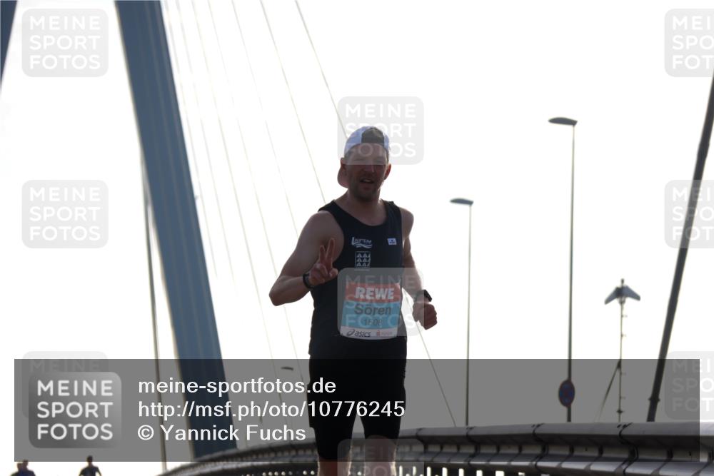 03.10.2026 - Köhlbrandbrückenlauf Yannick Fuchs http://msf.ph/oto/10776245 03.10.2026 09:17:10 Position 1 1508 meine-sportfotos.de