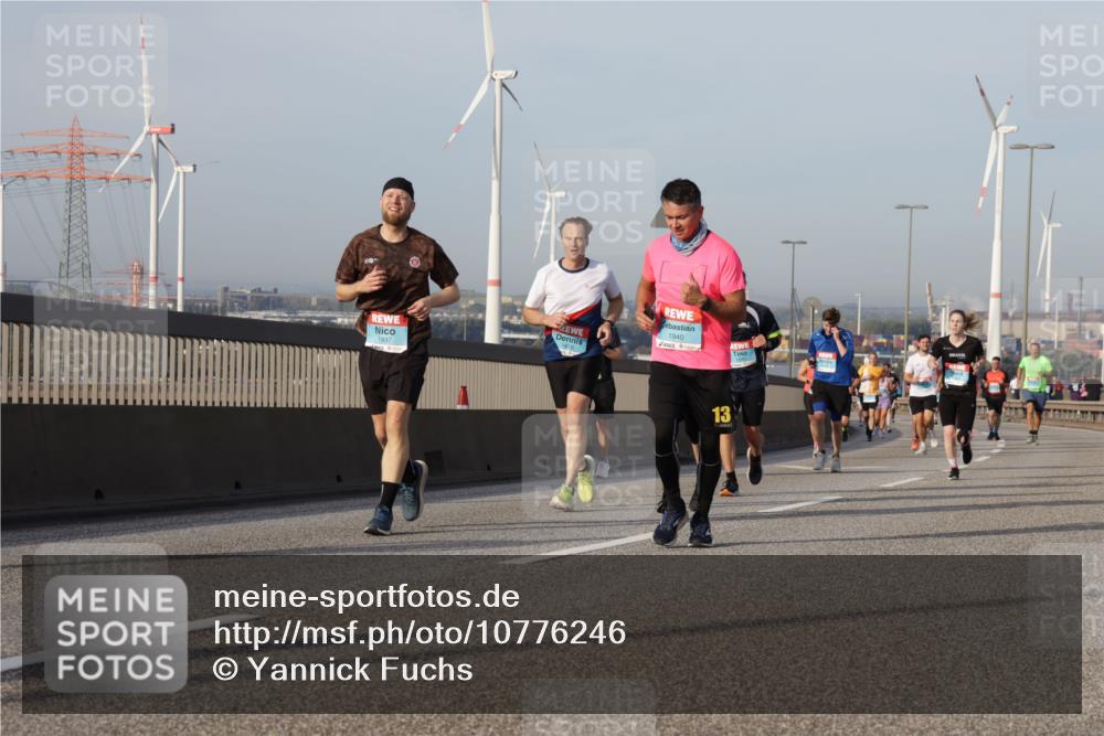 03.10.2026 - Köhlbrandbrückenlauf Yannick Fuchs http://msf.ph/oto/10776246 03.10.2026 09:42:20 Position 2 1940, 1937, 1618, 13 meine-sportfotos.de