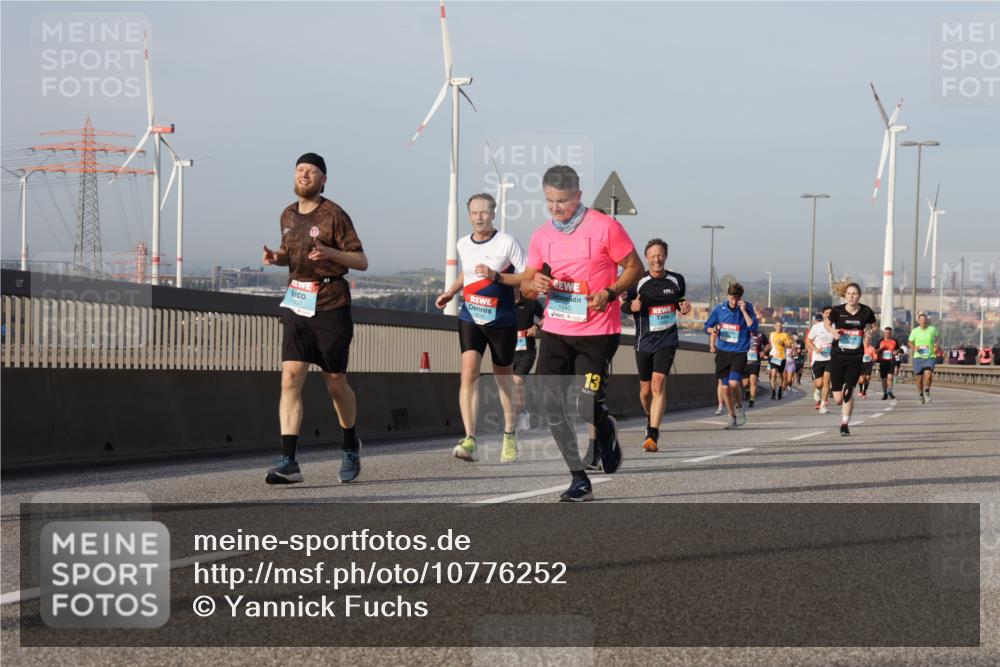 03.10.2026 - Köhlbrandbrückenlauf Yannick Fuchs http://msf.ph/oto/10776252 03.10.2026 09:42:21 Position 2 1937, 1940 meine-sportfotos.de