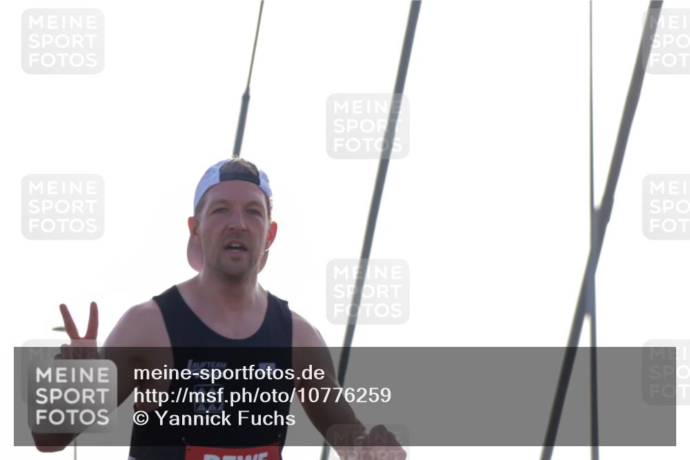 03.10.2026 - Köhlbrandbrückenlauf Yannick Fuchs http://msf.ph/oto/10776259 03.10.2026 09:17:12 Position 1  meine-sportfotos.de