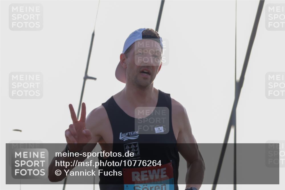 03.10.2026 - Köhlbrandbrückenlauf Yannick Fuchs http://msf.ph/oto/10776264 03.10.2026 09:17:12 Position 1 6 meine-sportfotos.de