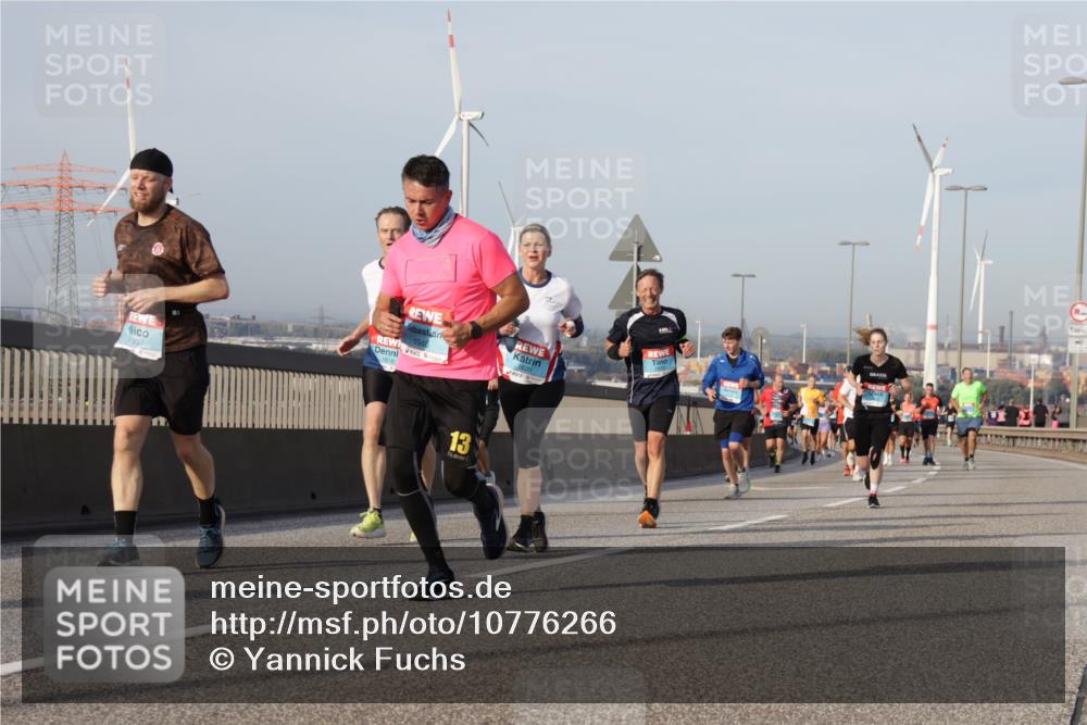 03.10.2026 - Köhlbrandbrückenlauf Yannick Fuchs http://msf.ph/oto/10776266 03.10.2026 09:42:21 Position 2 1618, 1940, 1937, 13, 00, 1 meine-sportfotos.de