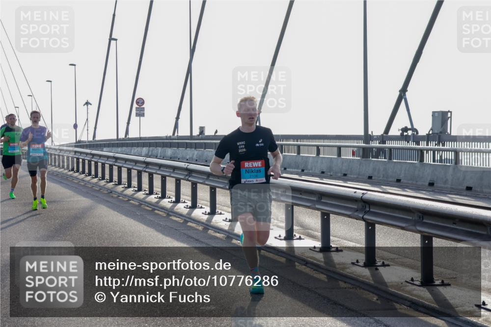 03.10.2026 - Köhlbrandbrückenlauf Yannick Fuchs http://msf.ph/oto/10776286 03.10.2026 09:17:34 Position 1 2026, 2106 meine-sportfotos.de