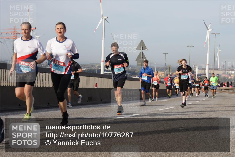 03.10.2026 - Köhlbrandbrückenlauf Yannick Fuchs http://msf.ph/oto/10776287 03.10.2026 09:42:23 Position 2 1618, 1620, 1645 meine-sportfotos.de