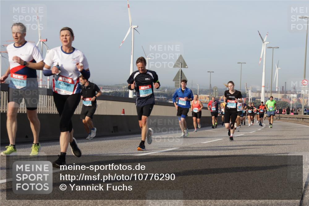 03.10.2026 - Köhlbrandbrückenlauf Yannick Fuchs http://msf.ph/oto/10776290 03.10.2026 09:42:23 Position 2 1618, 1620, 00, 1 meine-sportfotos.de