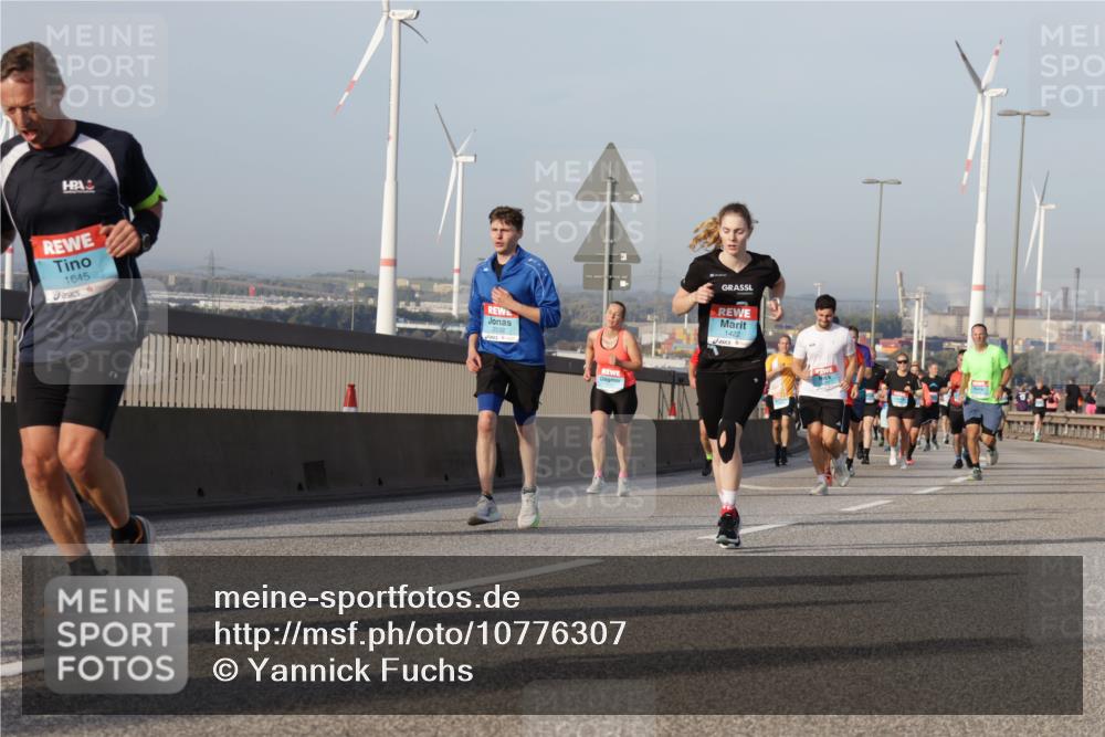 03.10.2026 - Köhlbrandbrückenlauf Yannick Fuchs http://msf.ph/oto/10776307 03.10.2026 09:42:24 Position 2 1645, 1, 1422 meine-sportfotos.de
