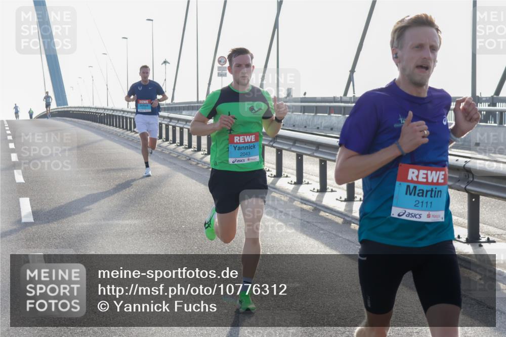 03.10.2026 - Köhlbrandbrückenlauf Yannick Fuchs http://msf.ph/oto/10776312 03.10.2026 09:17:37 Position 1 2043, 2111 meine-sportfotos.de