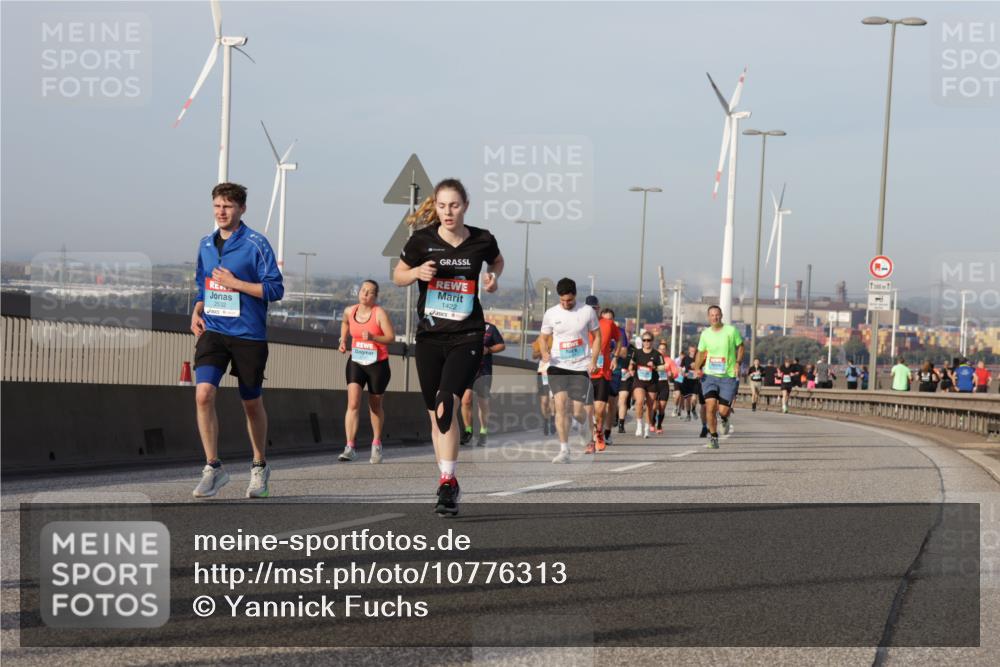 03.10.2026 - Köhlbrandbrückenlauf Yannick Fuchs http://msf.ph/oto/10776313 03.10.2026 09:42:25 Position 2 2532, 1422, 500 meine-sportfotos.de