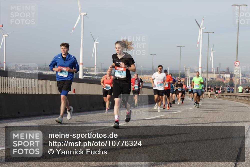03.10.2026 - Köhlbrandbrückenlauf Yannick Fuchs http://msf.ph/oto/10776324 03.10.2026 09:42:25 Position 2 1422 meine-sportfotos.de