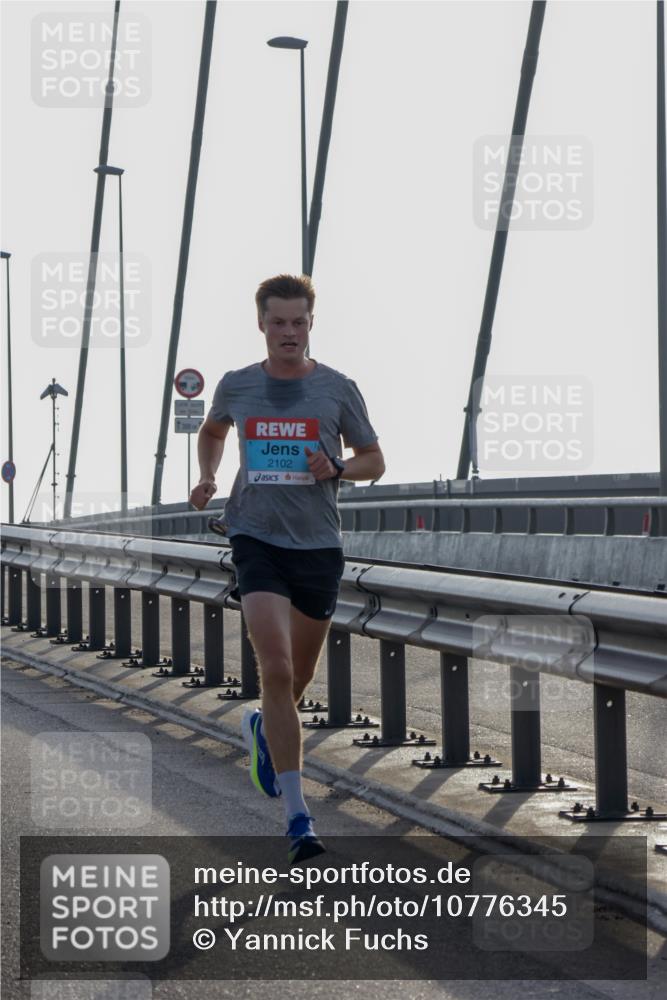 03.10.2026 - Köhlbrandbrückenlauf Yannick Fuchs http://msf.ph/oto/10776345 03.10.2026 09:17:55 Position 1 2102 meine-sportfotos.de