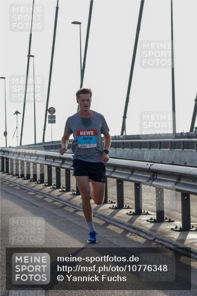 03.10.2026 - Köhlbrandbrückenlauf Yannick Fuchs http://msf.ph/oto/10776348 03.10.2026 09:17:56 Position 1 2102 meine-sportfotos.de