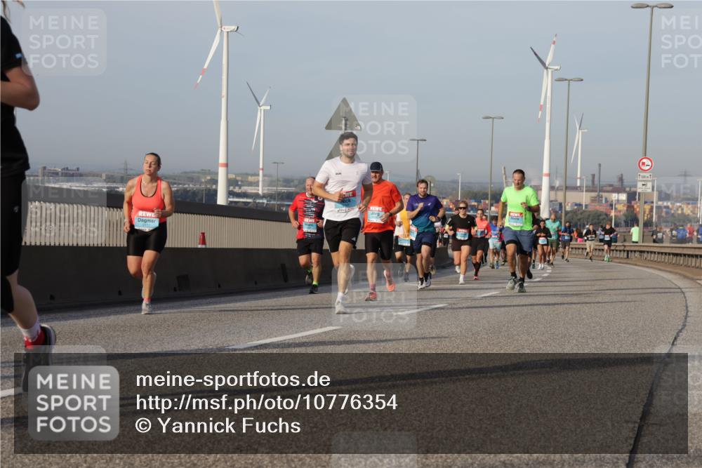 03.10.2026 - Köhlbrandbrückenlauf Yannick Fuchs http://msf.ph/oto/10776354 03.10.2026 09:42:28 Position 2 500 meine-sportfotos.de