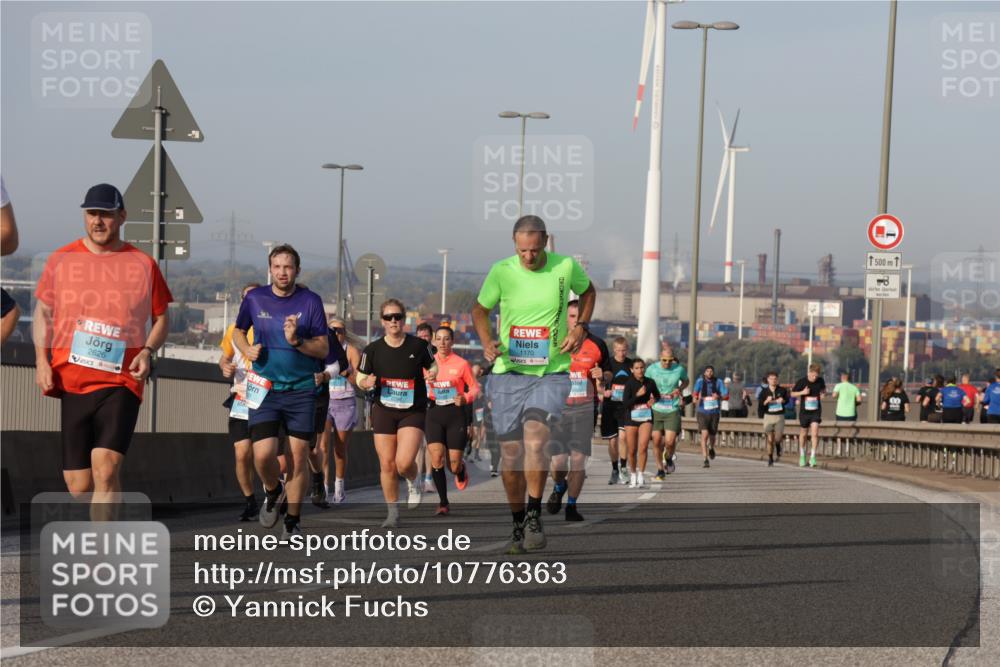 03.10.2026 - Köhlbrandbrückenlauf Yannick Fuchs http://msf.ph/oto/10776363 03.10.2026 09:42:29 Position 2 2626, 1170, 1500 meine-sportfotos.de