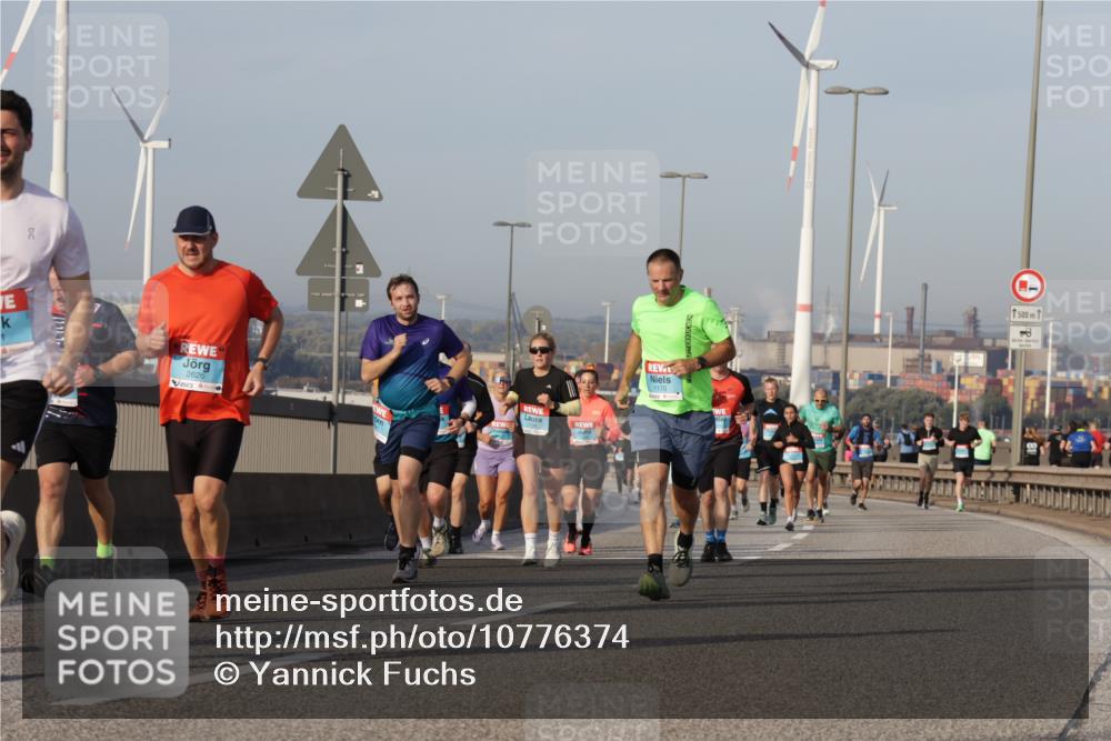 03.10.2026 - Köhlbrandbrückenlauf Yannick Fuchs http://msf.ph/oto/10776374 03.10.2026 09:42:29 Position 2 81 meine-sportfotos.de